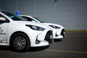 nauka jazdy prawo jazdy kat b samochód mikołów tychy łaziska orzesze plac manewrowy L łuk