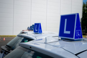 nauka jazdy prawo jazdy kat b samochód motocykl mikołów tychy łaziska orzesze plac manewrowy L łuk