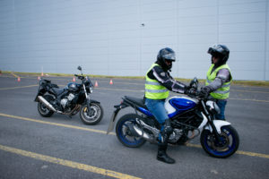 nauka jazdy prawo jazdy kat a a1 a2 am motocykl mikołów tychy łaziska orzesze plac manewrowy L łuk